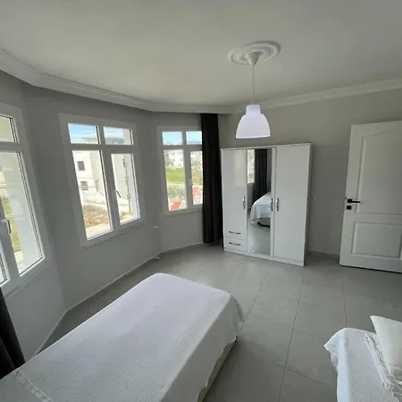 8 Sleeps, With Private Pool In - Awz 330